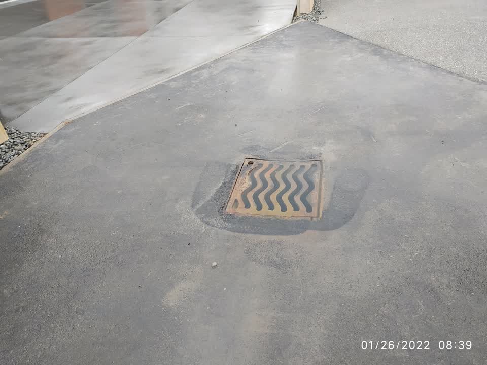 The photograph attached to this sewer - leak / blockage report