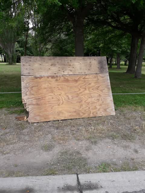 Rubbish/Recycling, a report photo