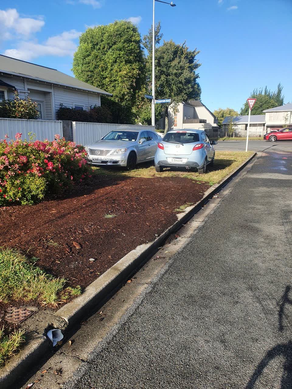 The photograph attached to this roading/streets report