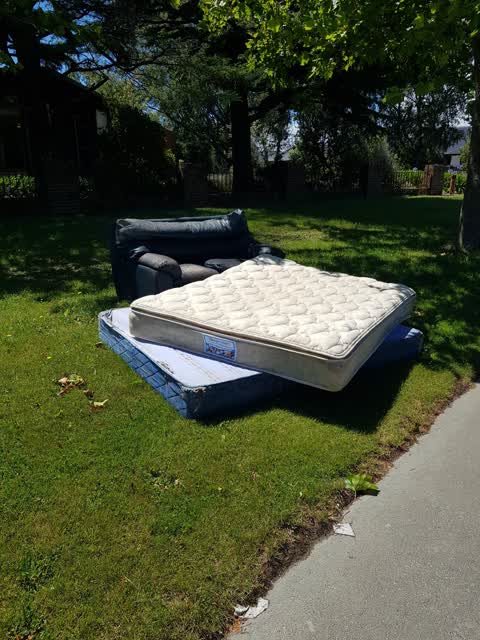 Rubbish/Recycling, a report photo