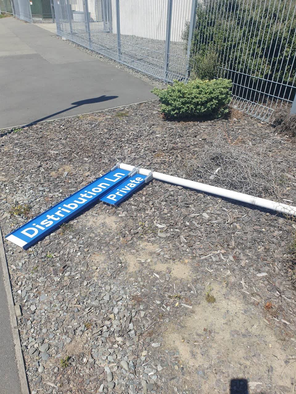 The photograph attached to this roading/streets report