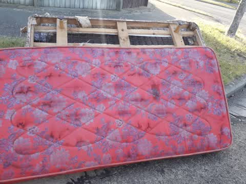 Rubbish/Recycling, a report photo