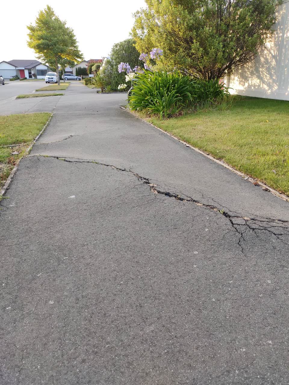 The photograph attached to this roading/streets report