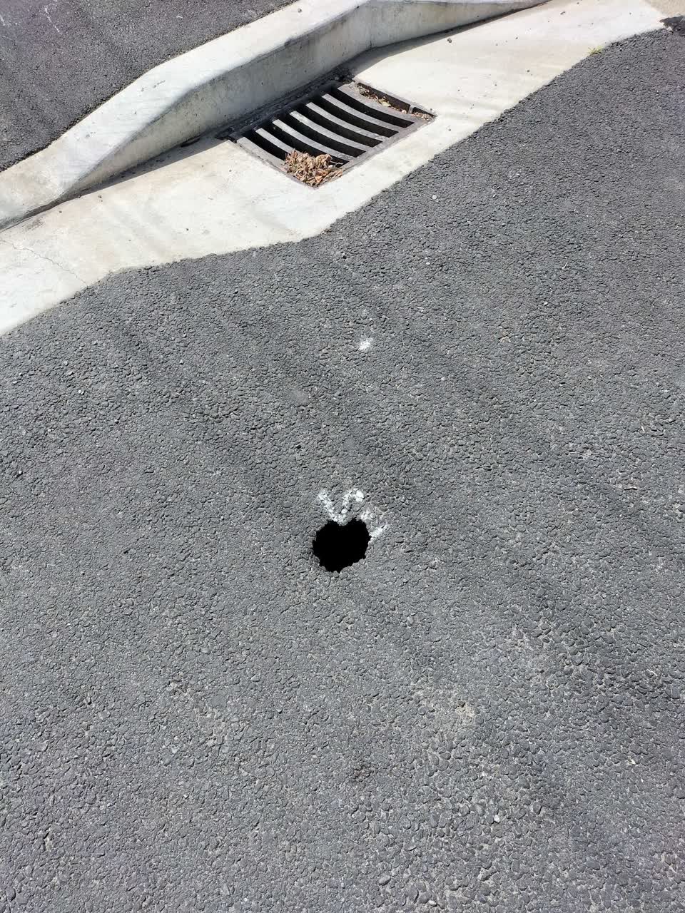 The photograph attached to this roading/streets report