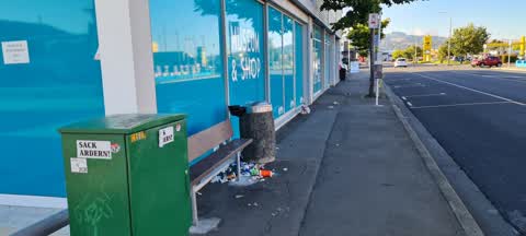 Rubbish/Recycling, a report photo