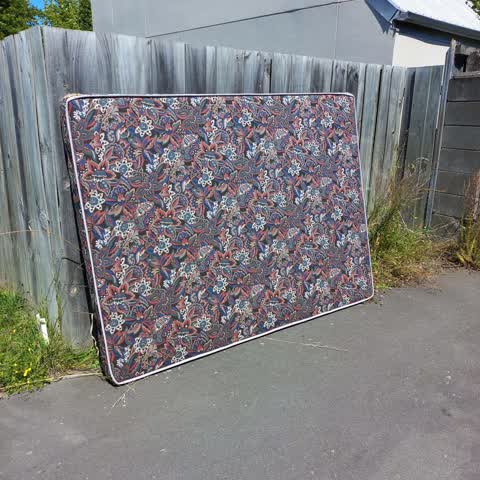 Rubbish/Recycling, a report photo