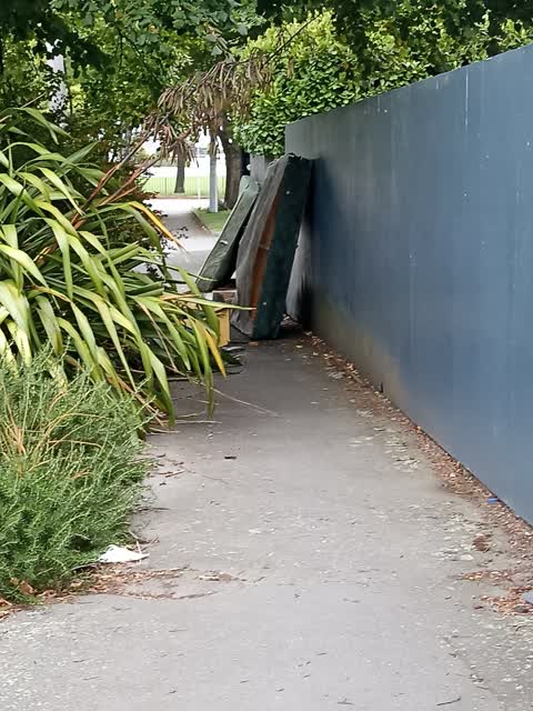 Rubbish/Recycling, a report photo