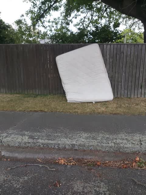 Rubbish/Recycling, a report photo