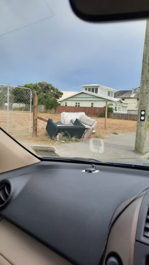 Rubbish/Recycling, a report photo