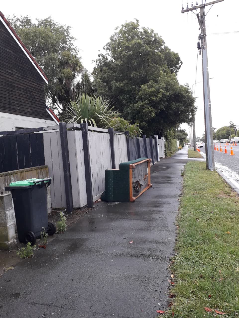 The photograph attached to this rubbish/recycling report