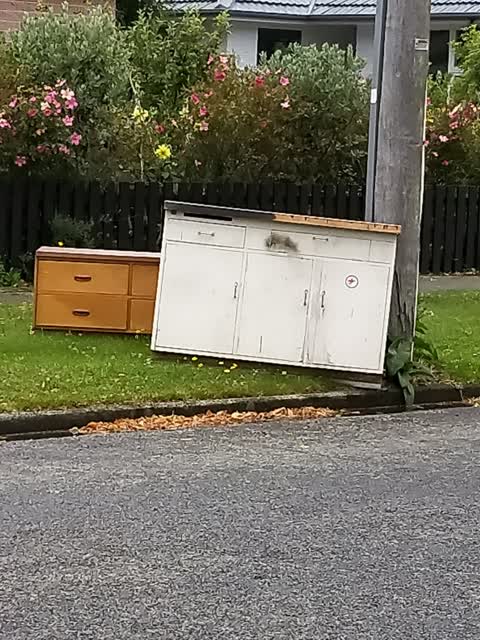 Rubbish/Recycling, a report photo