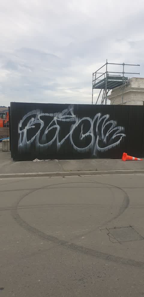 Graffiti, a report photo