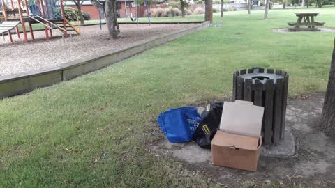 Rubbish/Recycling, a report photo