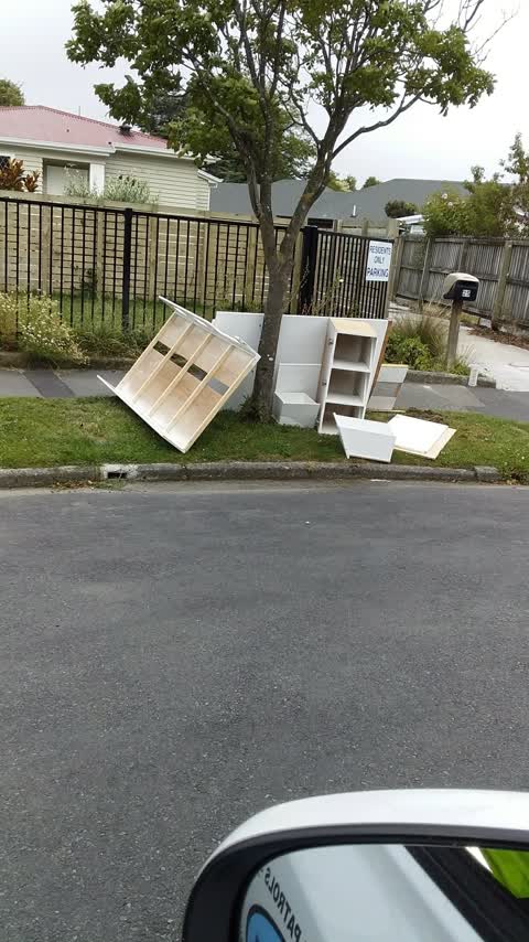 Rubbish/Recycling, a report photo