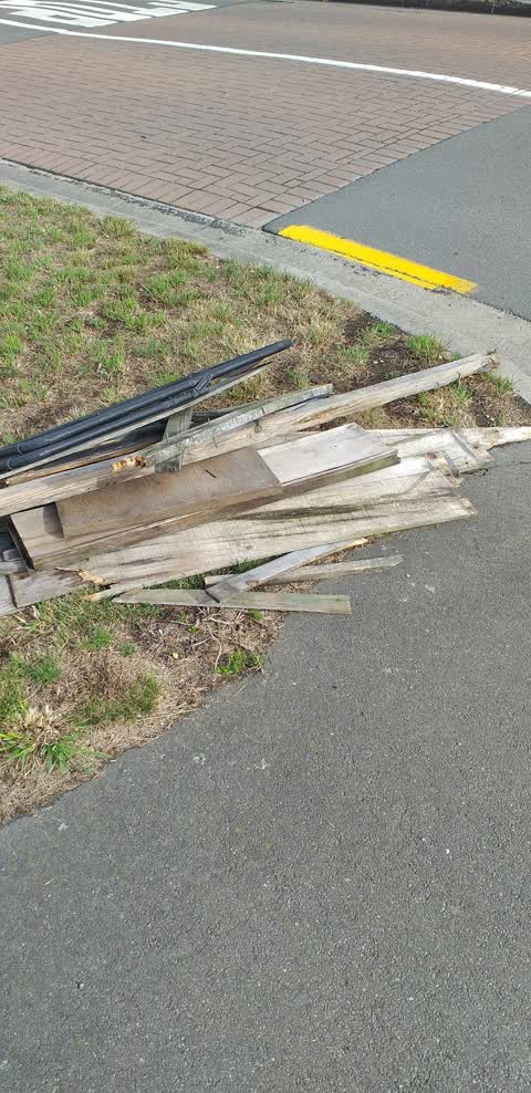 Rubbish/Recycling, a report photo
