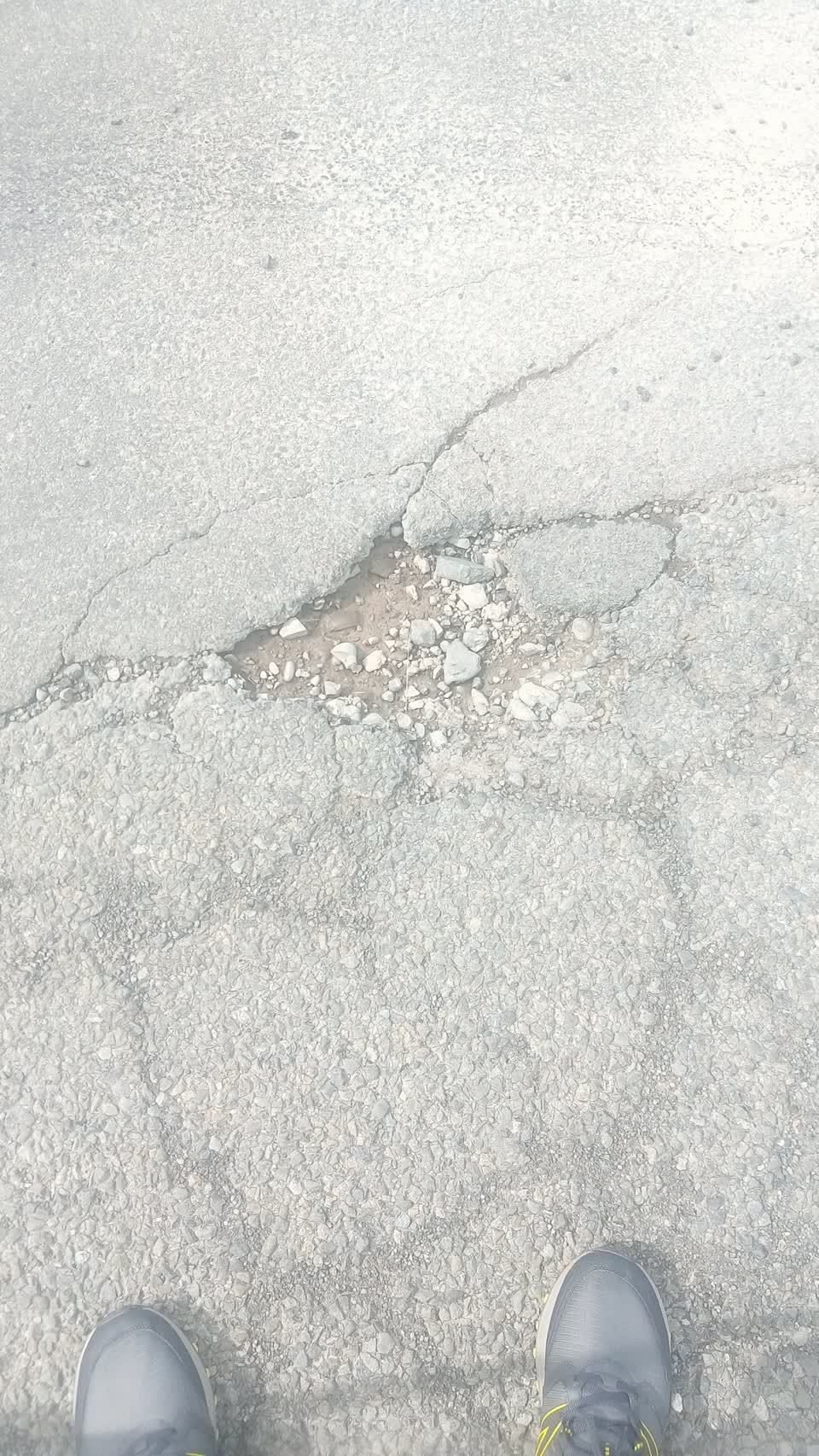The photograph attached to this roading/streets report