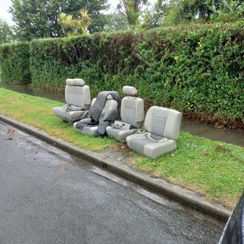 Rubbish/Recycling, a report photo