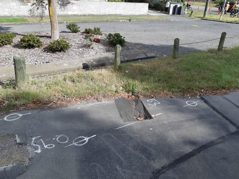 The photograph attached to this roading/streets report