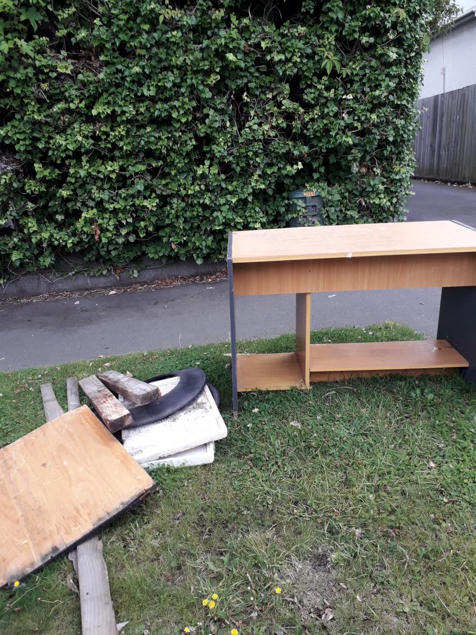 The photograph attached to this rubbish/recycling report