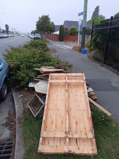 Rubbish/Recycling, a report photo