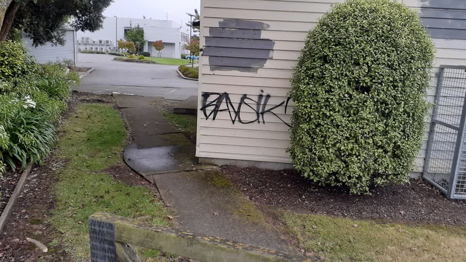 The photograph attached to this graffiti report
