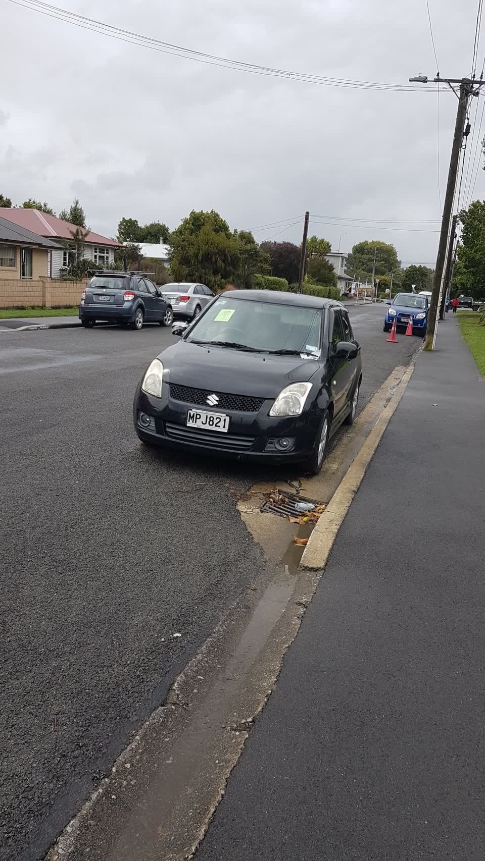 The photograph attached to this roading/streets report
