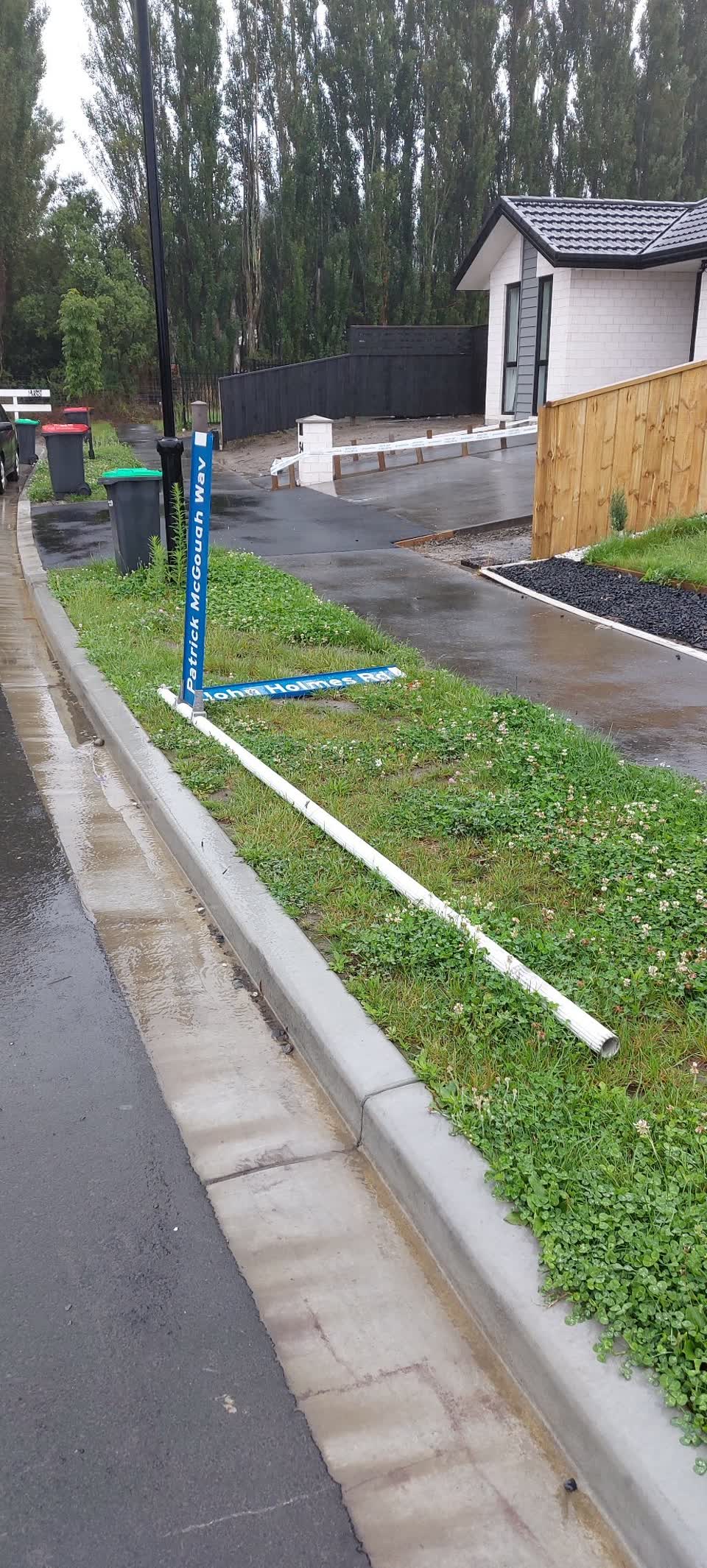 The photograph attached to this roading/streets report