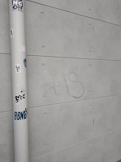 Graffiti, a report photo