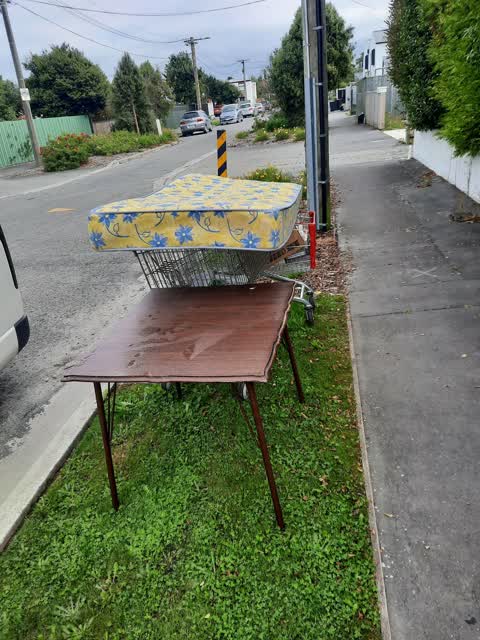 Rubbish/Recycling, a report photo