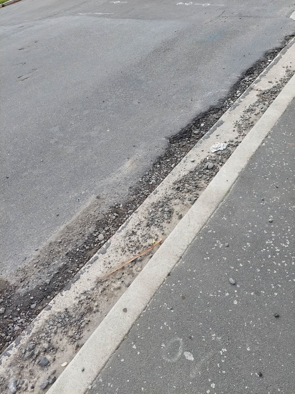 The photograph attached to this roading/streets report