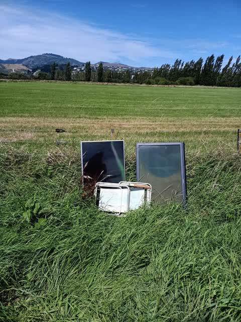 Rubbish/Recycling, a report photo