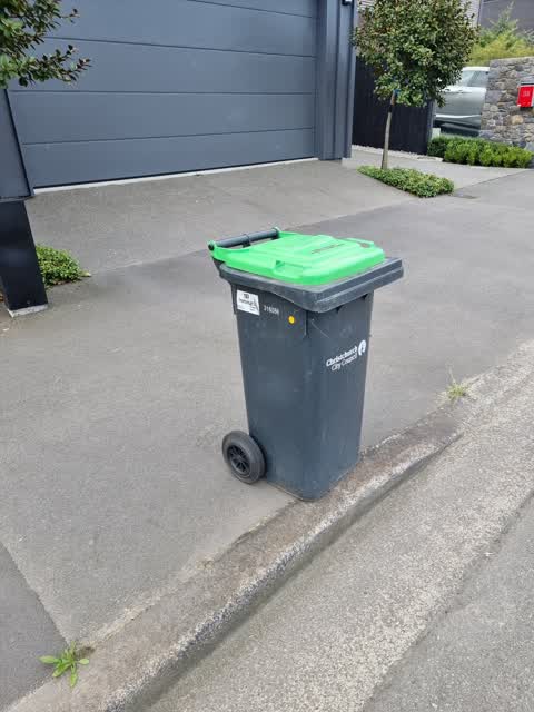 Rubbish/Recycling, a report photo