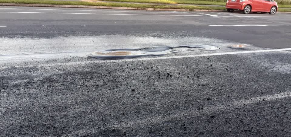 The photograph attached to this roading/streets report