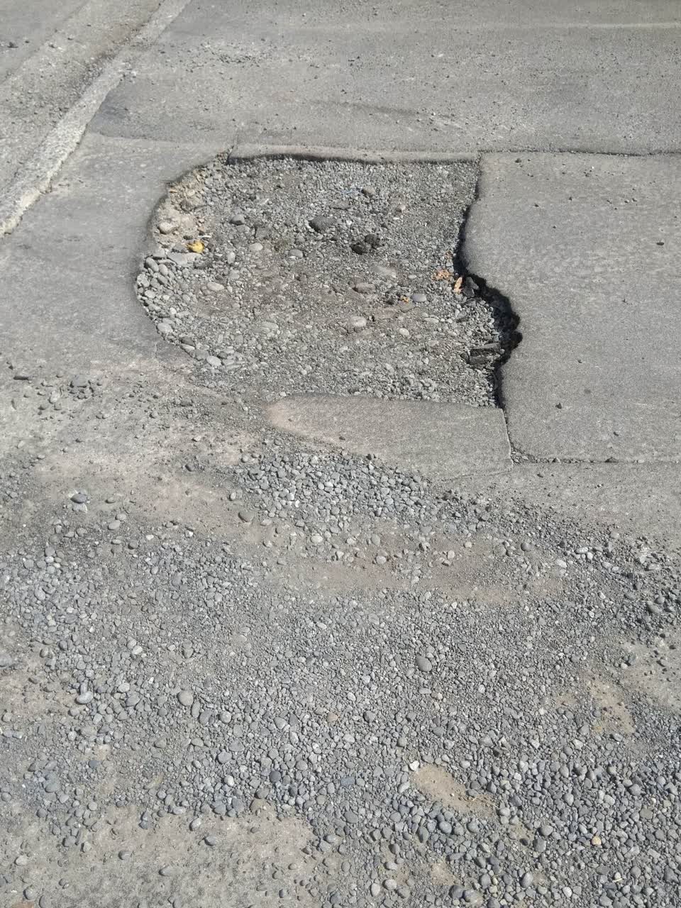 The photograph attached to this roading/streets report