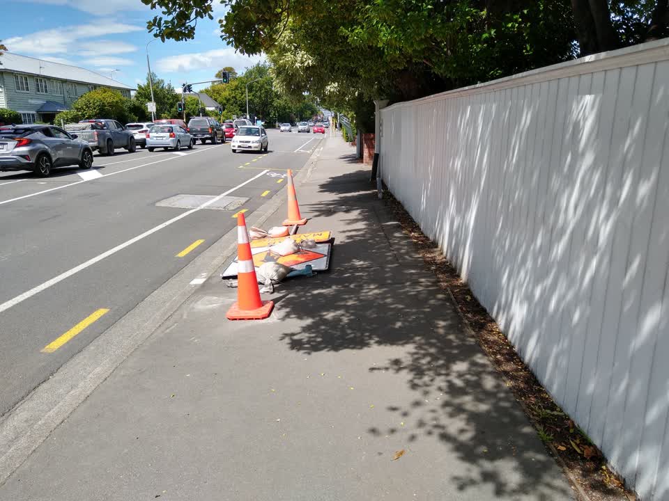 The photograph attached to this roading/streets report