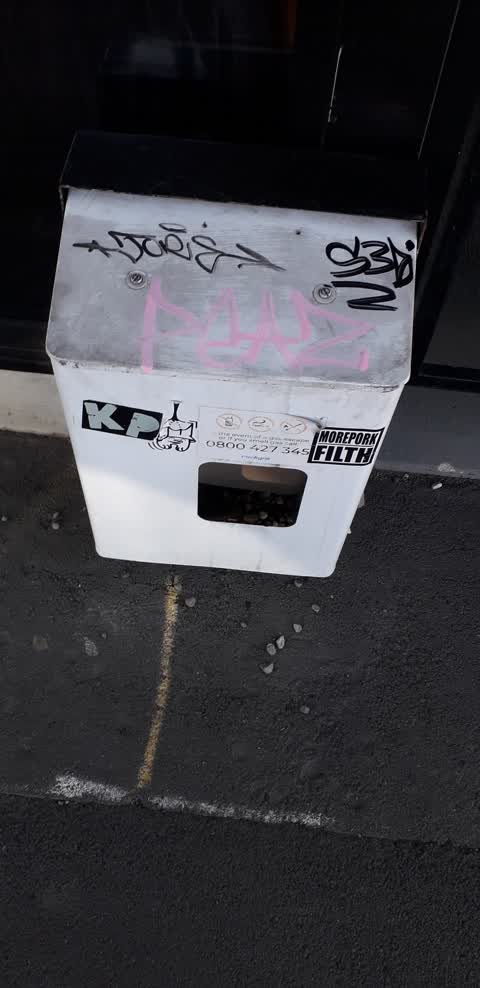 Graffiti, a report photo
