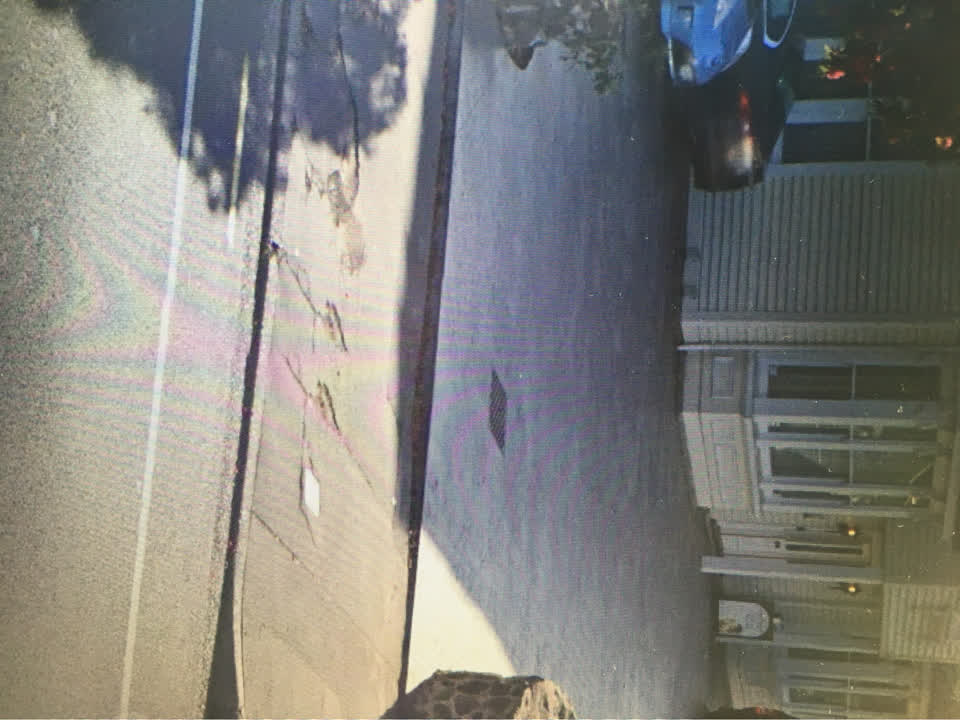 The photograph attached to this roading/streets report