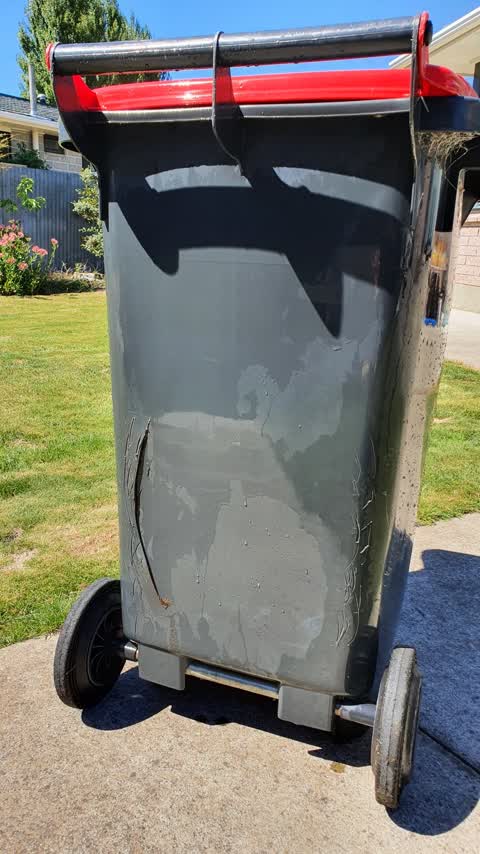 Rubbish/Recycling, a report photo