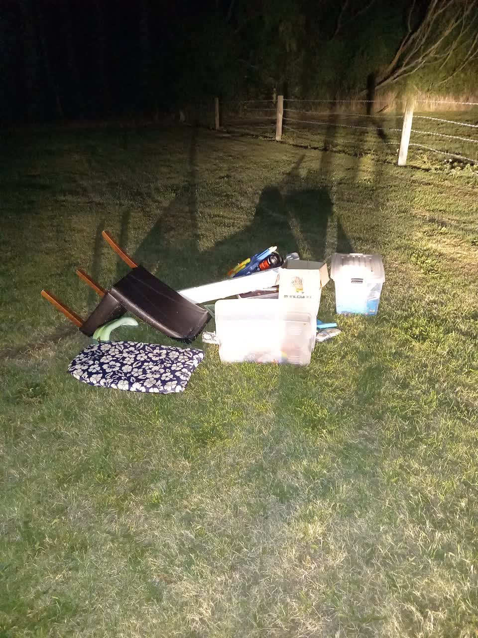 The photograph attached to this rubbish/recycling report