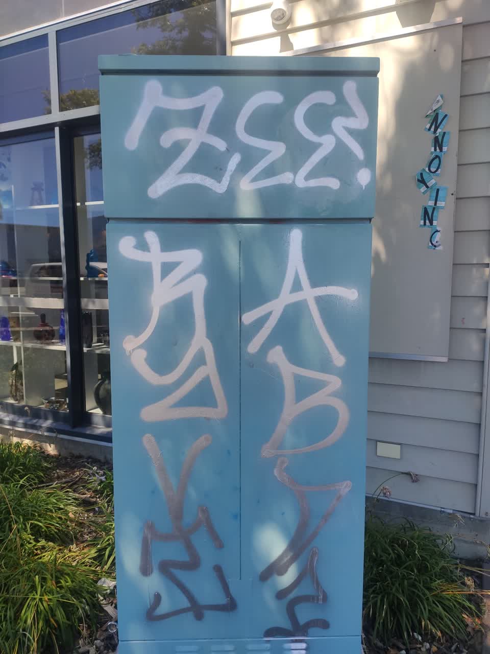 The photograph attached to this graffiti report