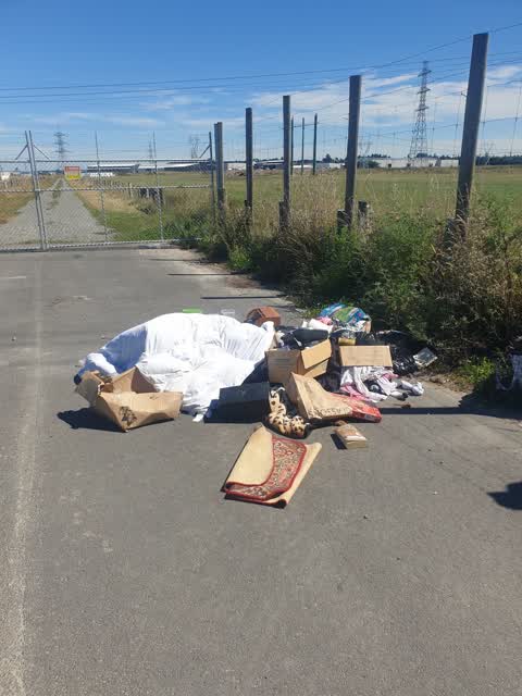 Rubbish/Recycling, a report photo