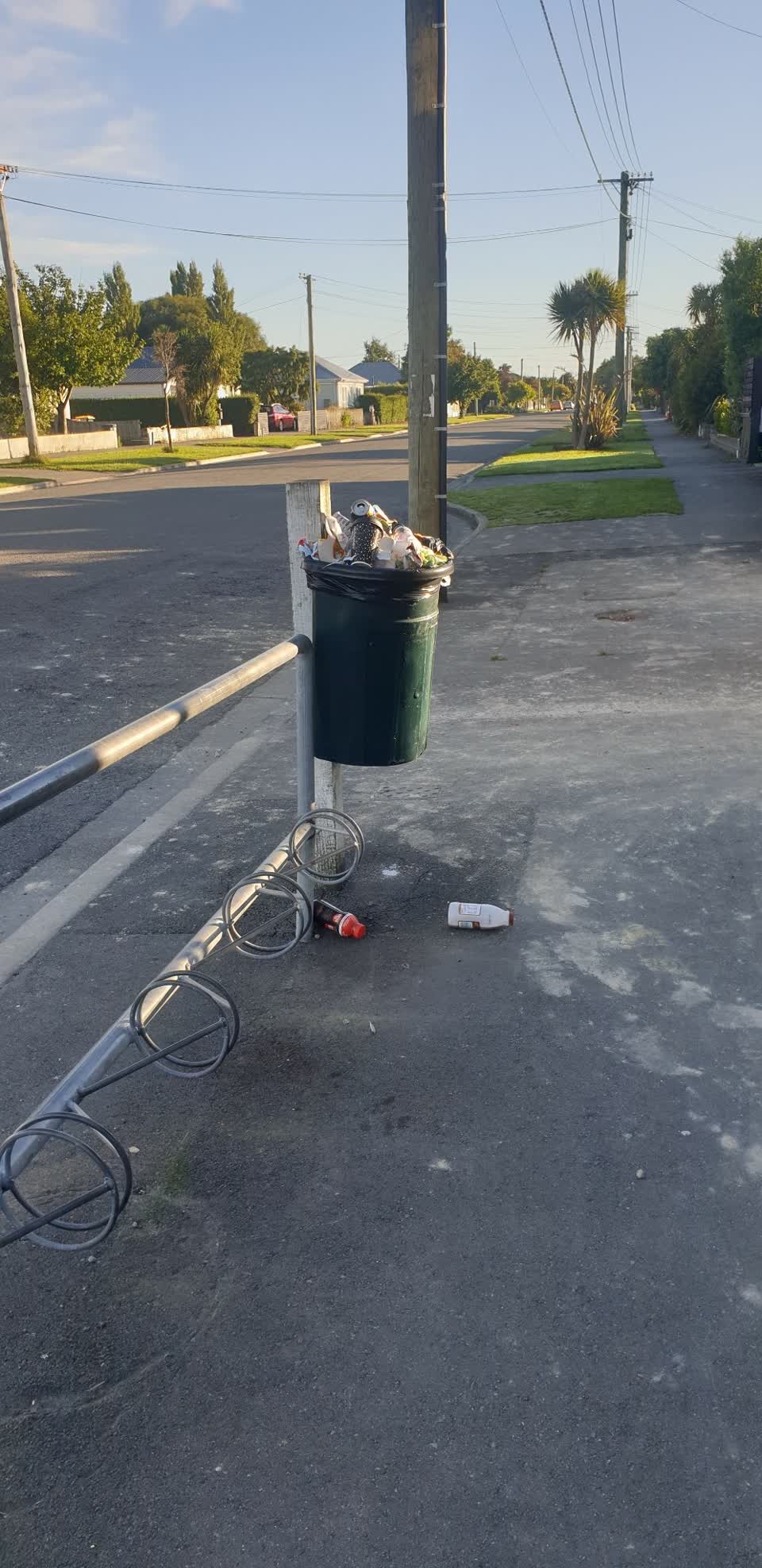 The photograph attached to this rubbish/recycling report