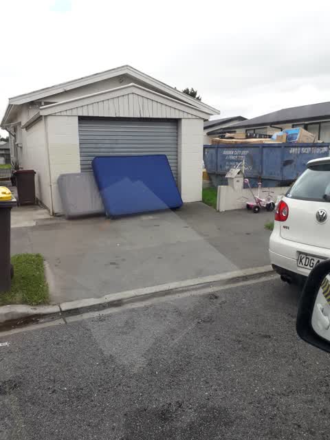 Rubbish/Recycling, a report photo