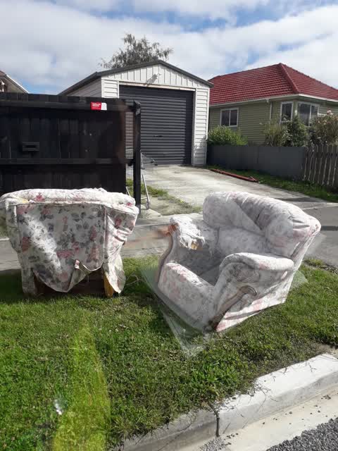 Rubbish/Recycling, a report photo