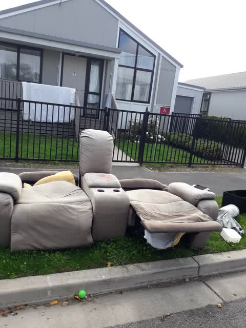 Rubbish/Recycling, a report photo
