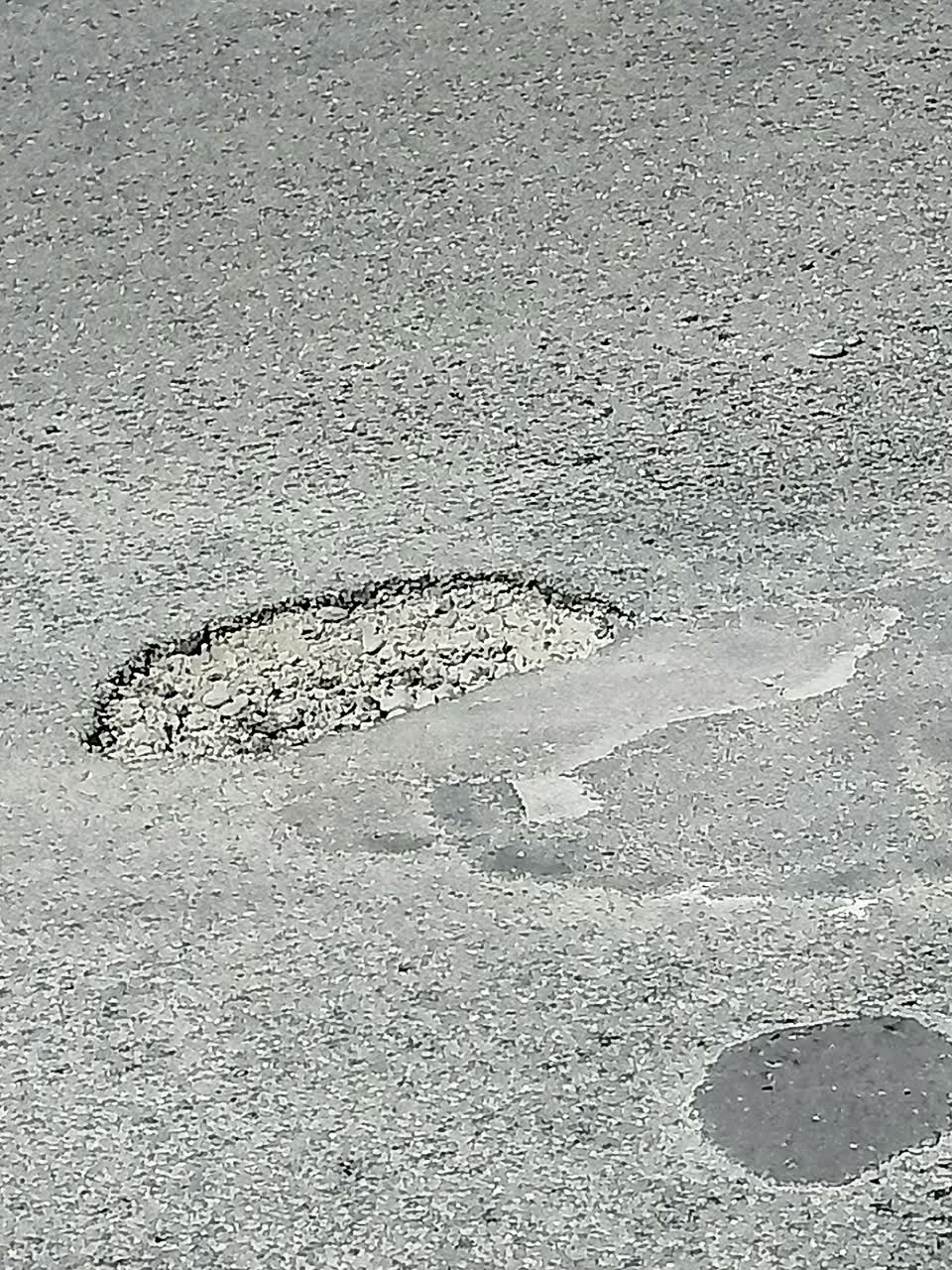 The photograph attached to this roading/streets report