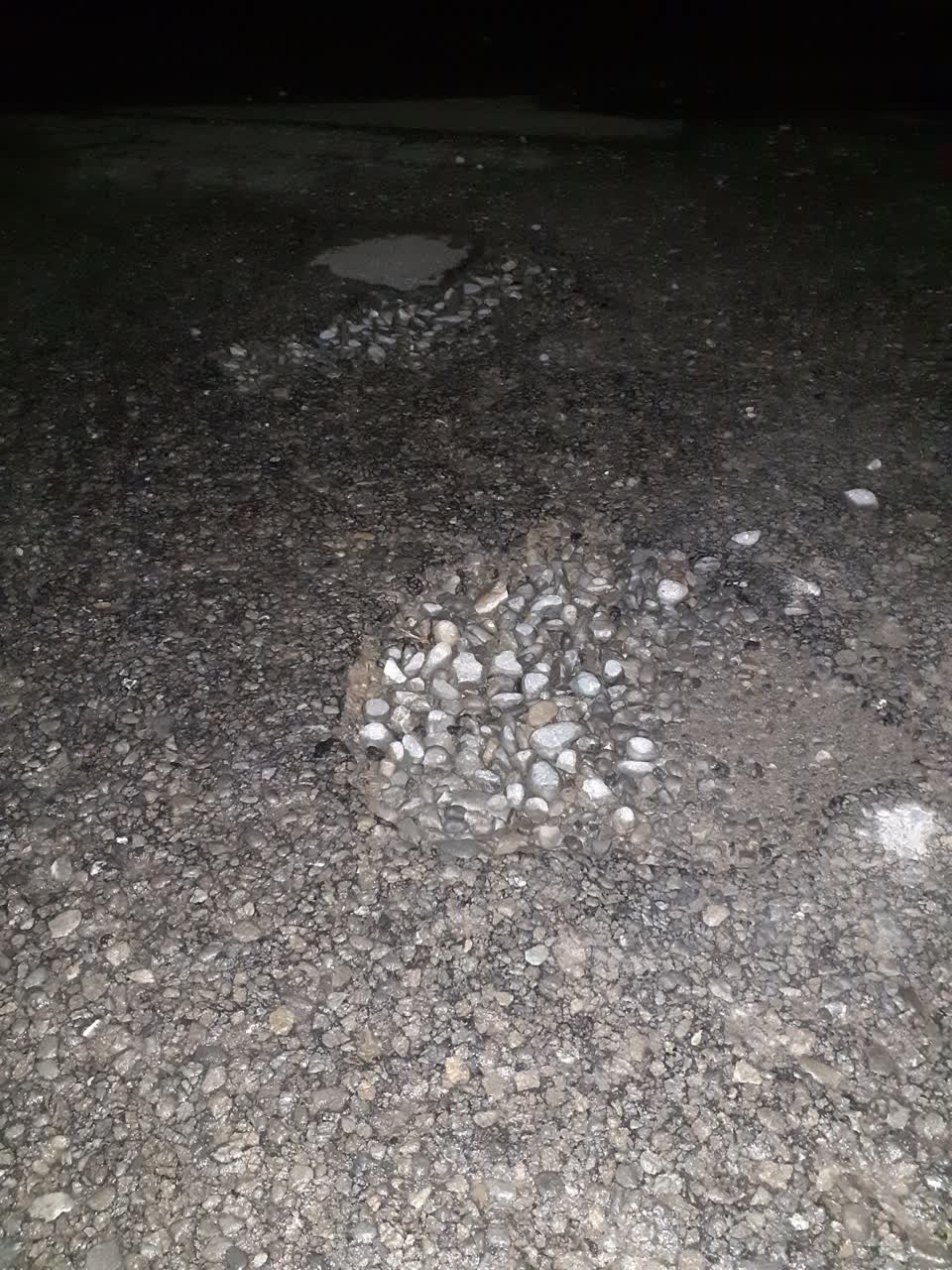 The photograph attached to this roading/streets report