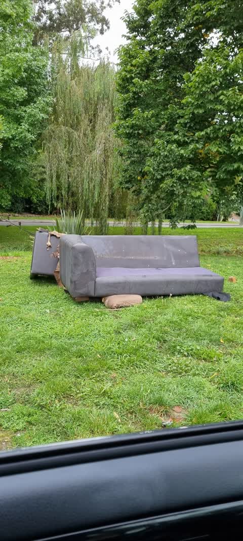 Rubbish/Recycling, a report photo