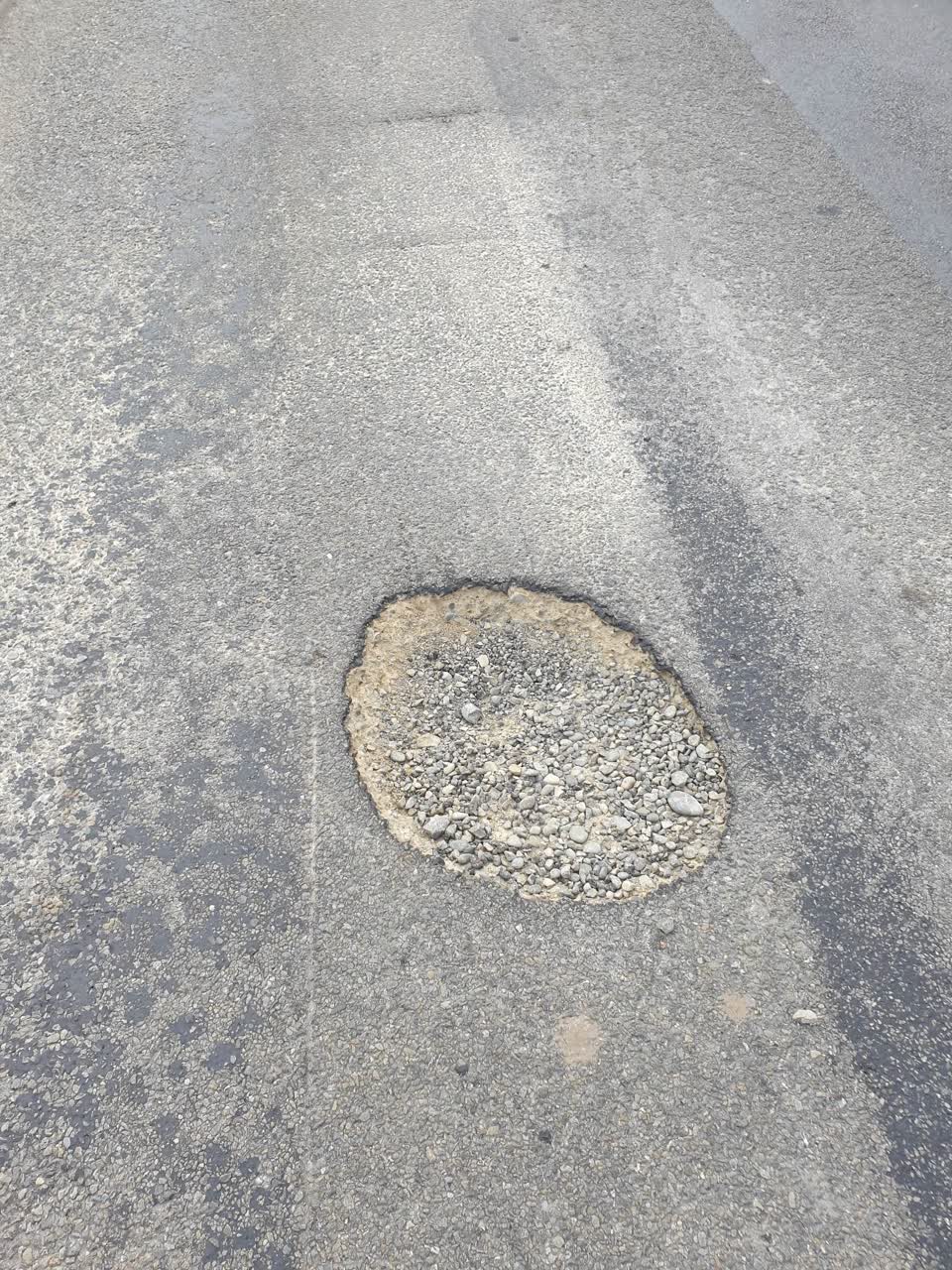 The photograph attached to this roading/streets report