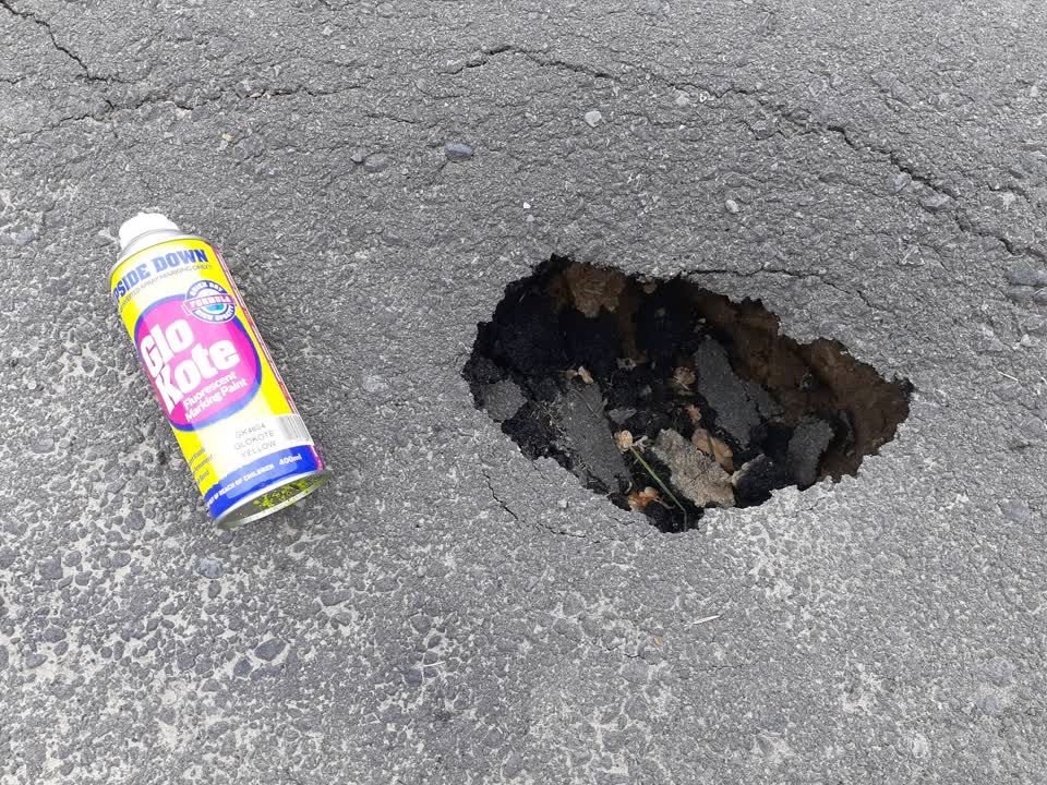 The photograph attached to this roading/streets report